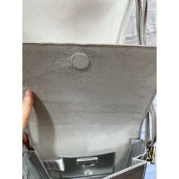 MADEWELL The Toggle Flap‎ Crossbody Bag in Specchio Leather - Silver - Picture 5 of 10